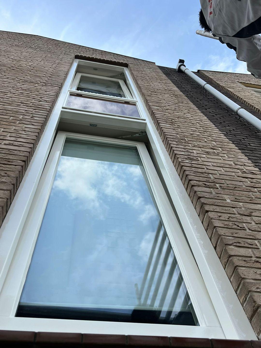 Detail van geschilderd raamkozijn in Rijnsburg