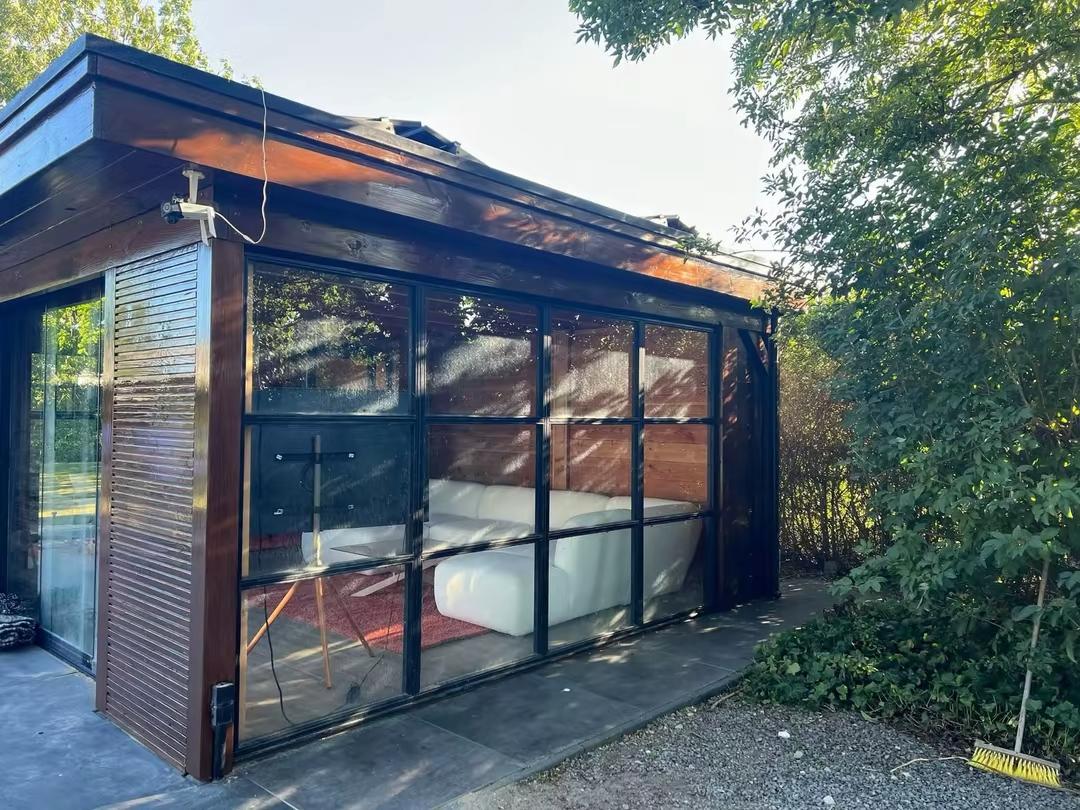 Eindresultaat van de gelakte veranda's