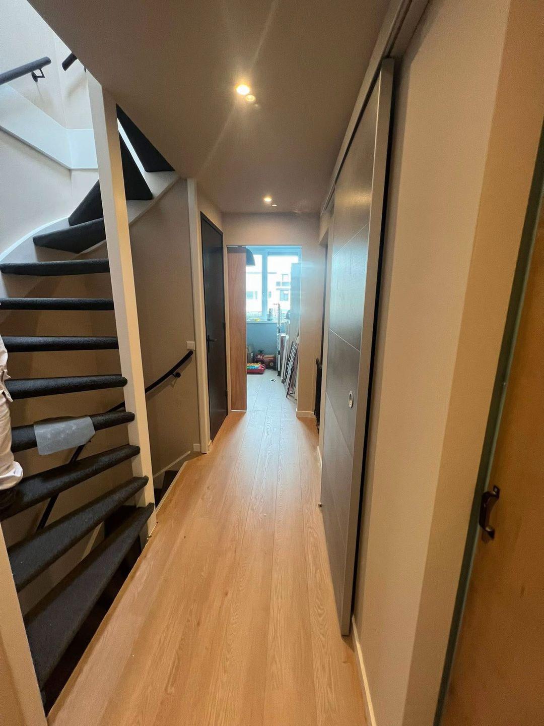 Plafond en wanden strak afgewerkt