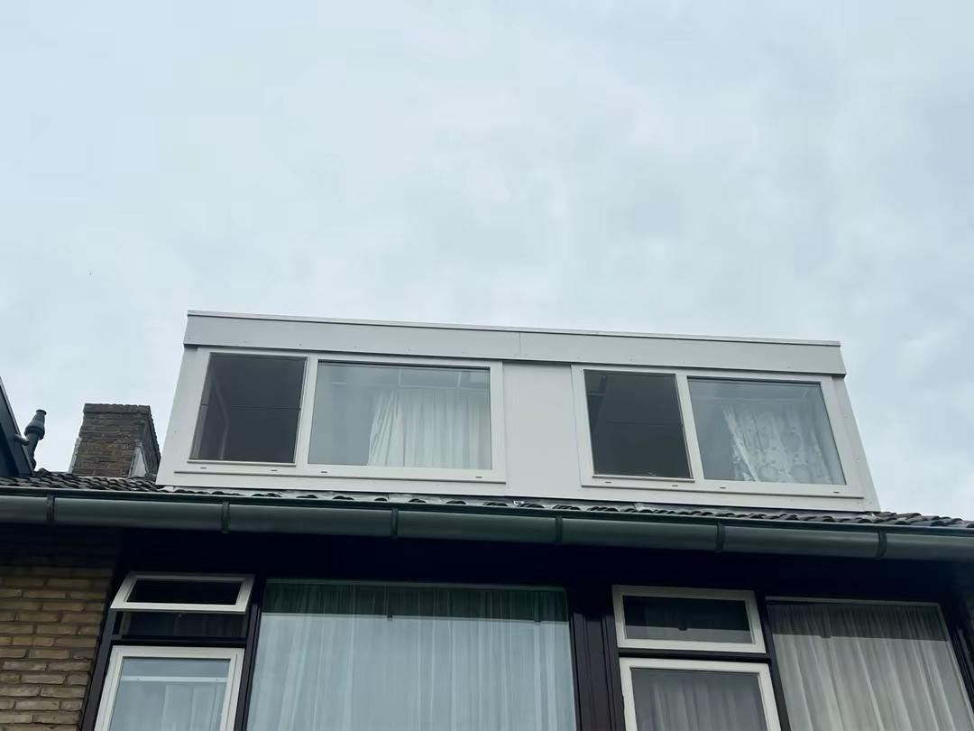 Geschilderde kunststof dakkapel in Moordrecht